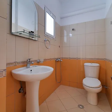 Bodini's Guest house Himare