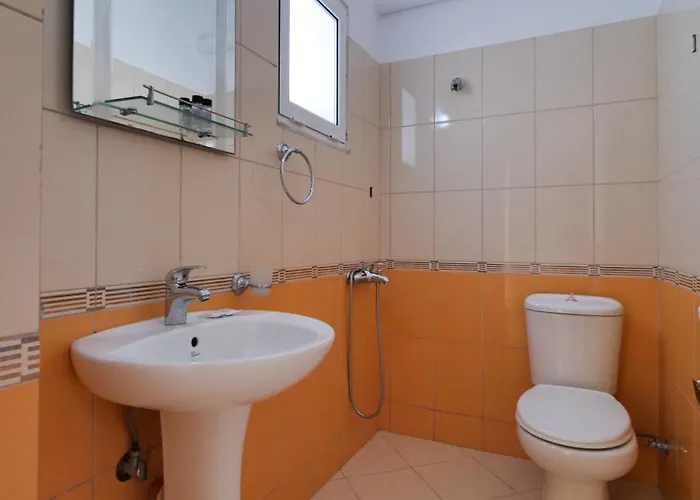 Bodini's Casa de hóspedes Himare