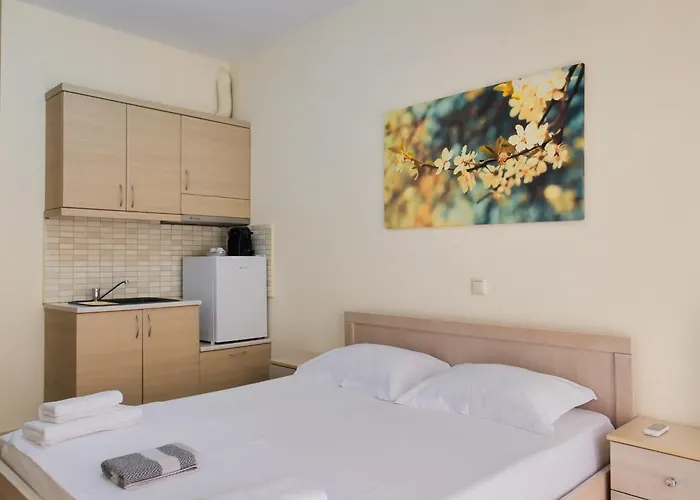 Bodini's 3* Himare
