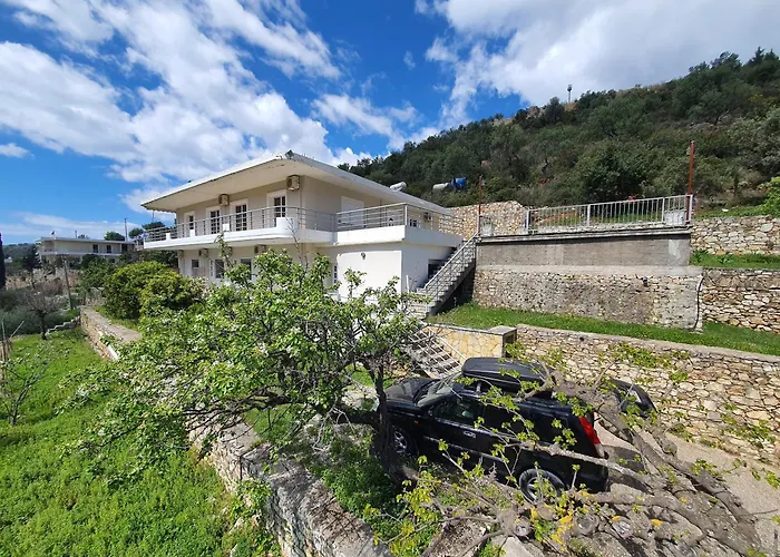Bodini's Casa de hóspedes Himare