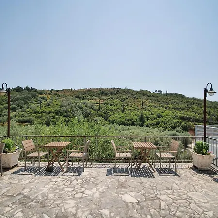 Pensionat Bodini's Himare