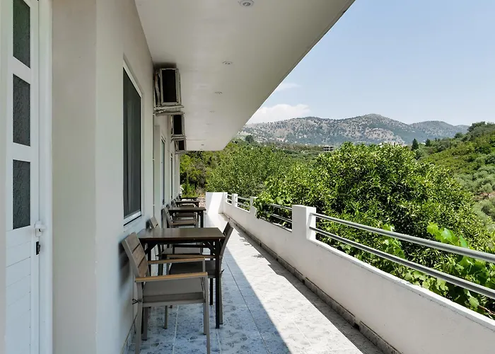 Bodini's Vendégház Himara